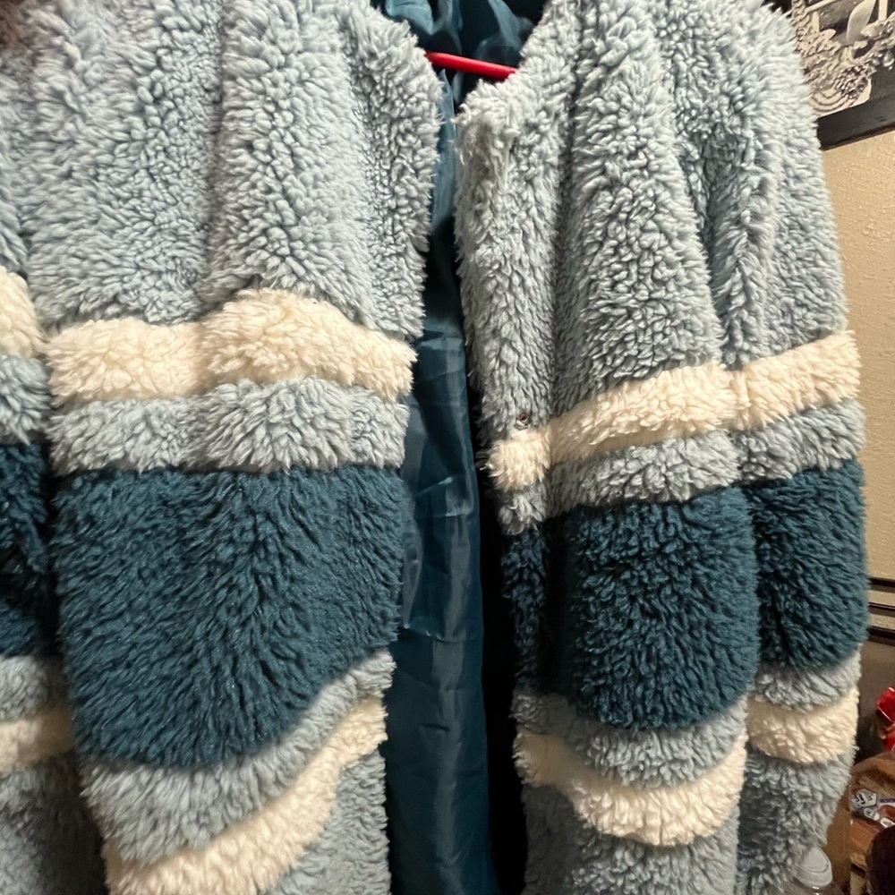 Women’s fuzzy jacket
